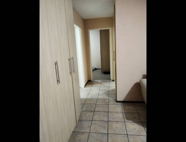 2 BEDROOM APARTMENT FOR SALE IN GLEN MARAIS